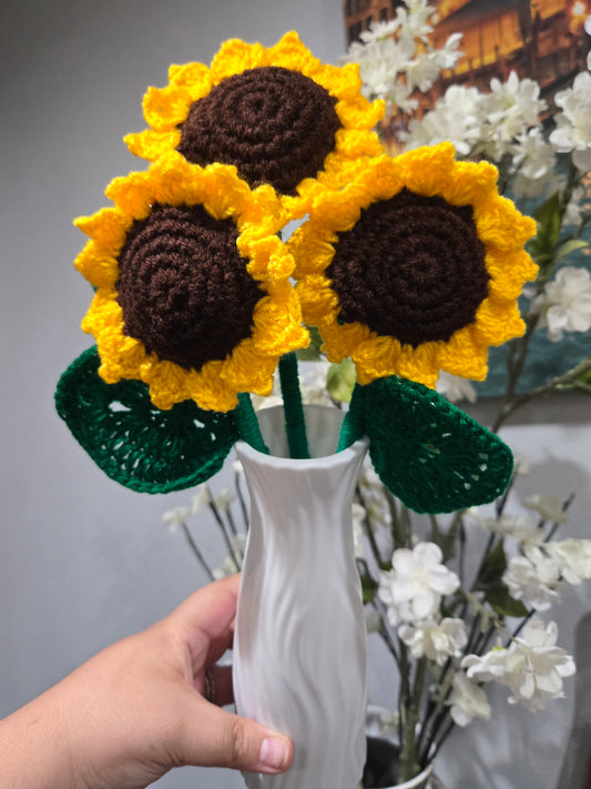 Sunflowers W/ vase🌻